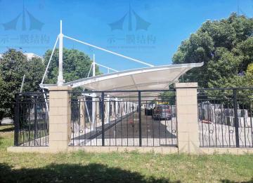 為什么膜結(jié)構(gòu)車棚能被迅速接受？